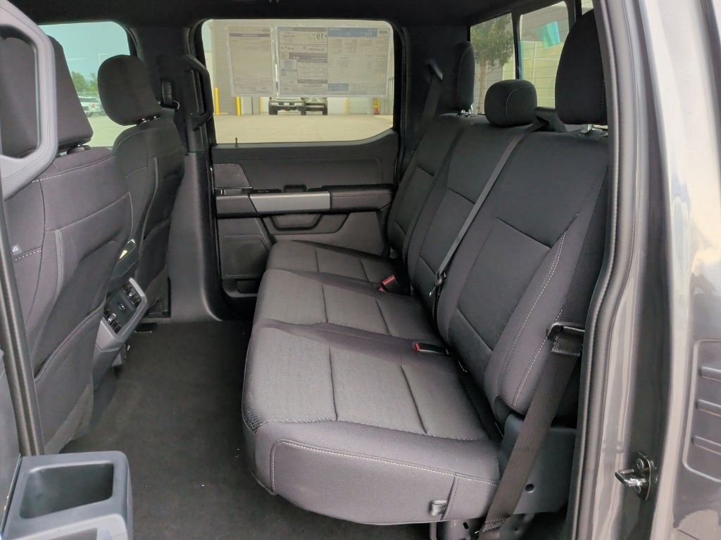 New 2026 Carbonized Gray Metallic Ford XLT image 36