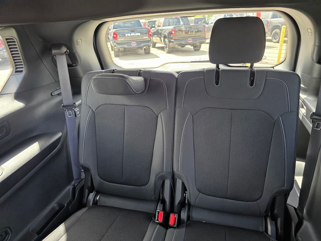 New 2026 Silver Zynith Exterior Paint Jeep Laredo image 10