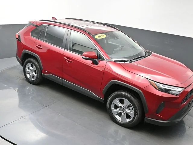 Used 2025 Red Toyota XLE image 39