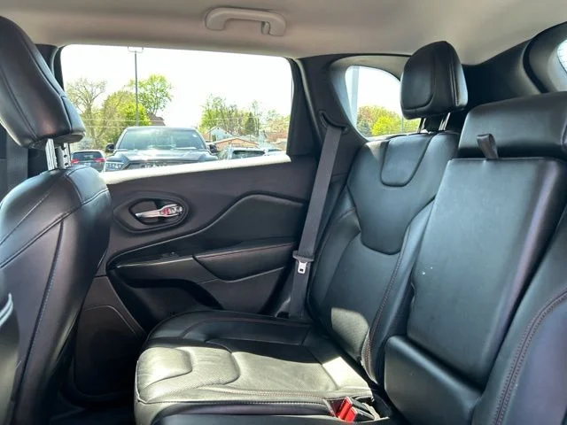 Used 2020 Beige Jeep Trailhawk image 22