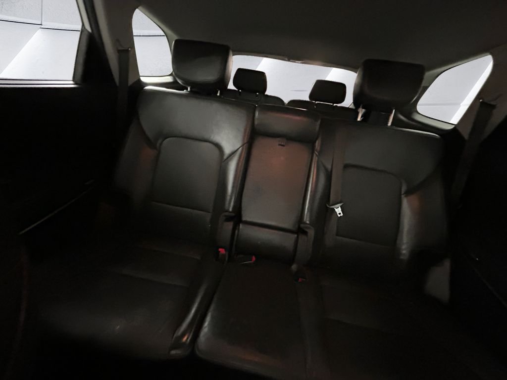 Used 2019 White Hyundai SE image 18