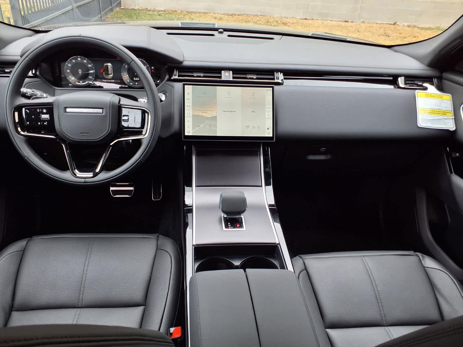 New 2026 Santorini Black Land Rover Dynamic SE image 19