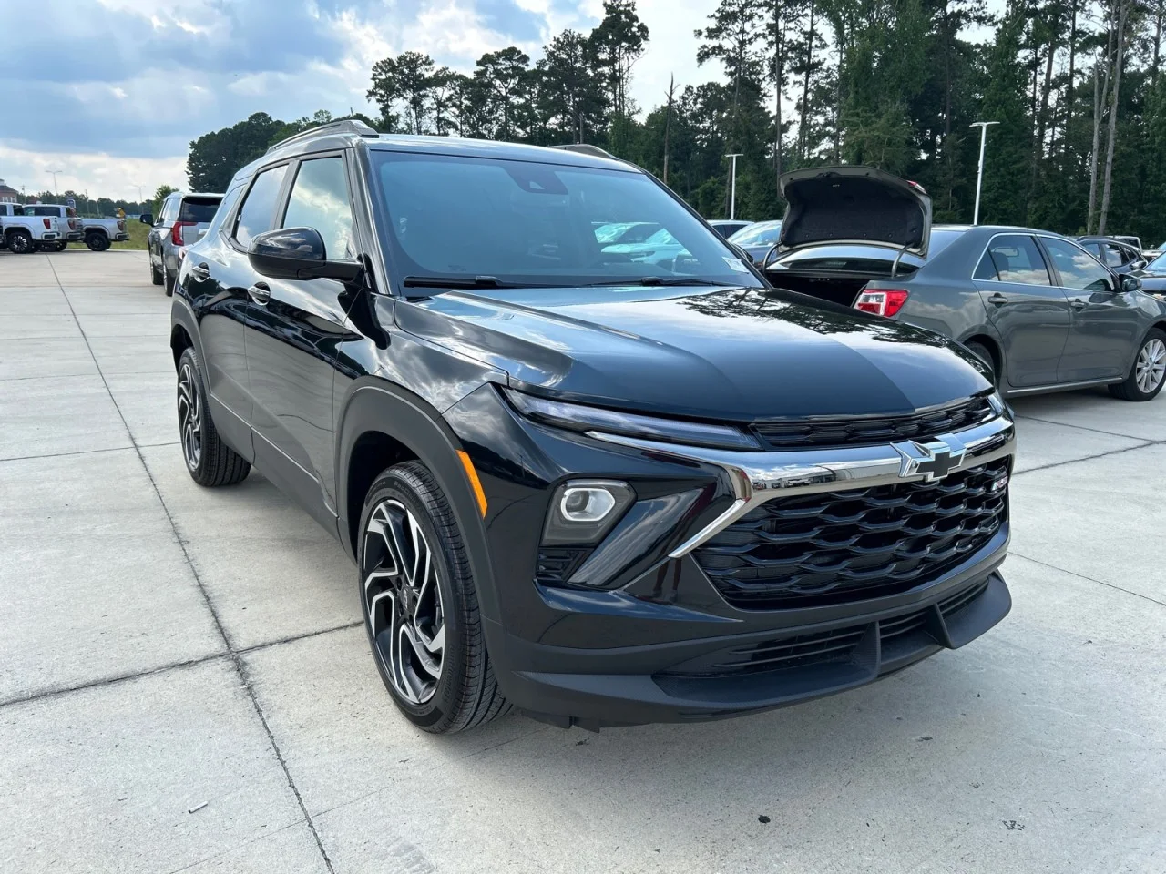 New 2026 Mosaic Black Metallic Chevrolet RS image 2
