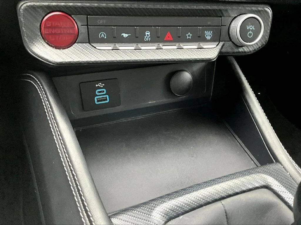 Used 2025 Oxford White Ford GT Premium image 18