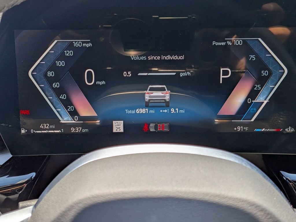Used 2025 Silver BMW xDrive28i image 10
