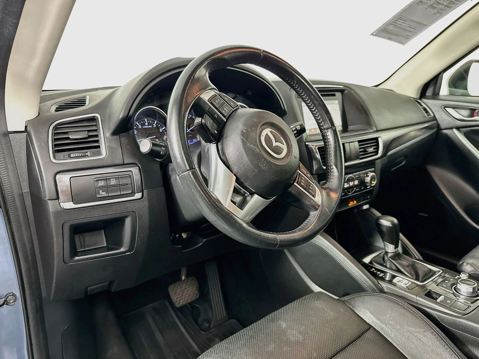 Used 2016 Blue Reflex Mica Mazda Grand Touring image 9