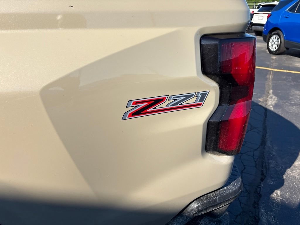 Used 2023 SAND DUNE METALLIC Chevrolet 4WD Z71 image 3