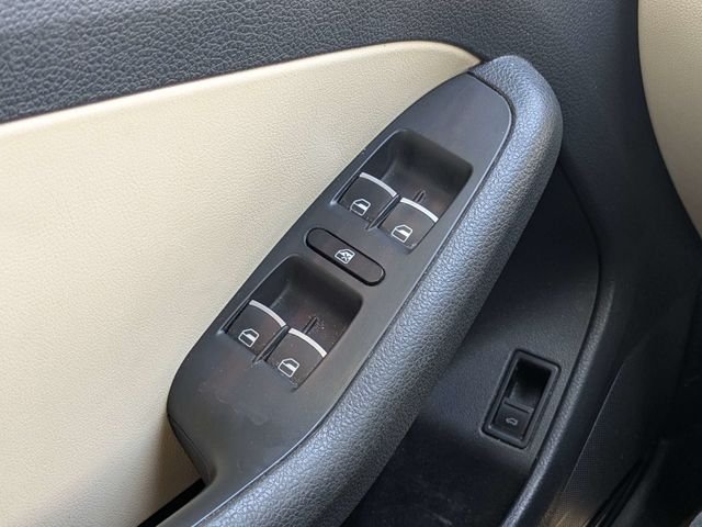 Used 2013 Gray Volkswagen 2.5L SE image 22