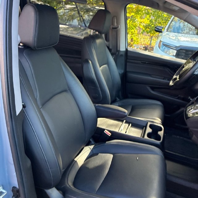Used 2024 Obsidian Blue Pearl Honda Touring image 13