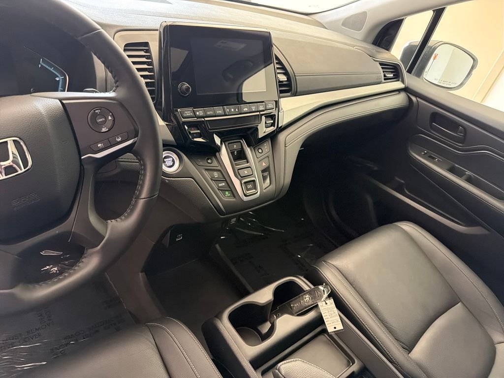 Used 2024  Honda EX-L image 18
