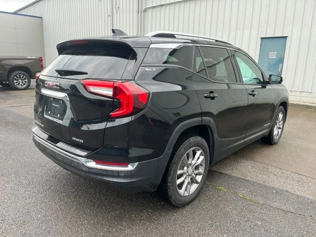 Used 2022 Black GMC SLT image 6