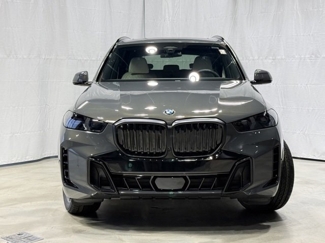 Used 2026 Dravit Grey Metallic BMW xDrive40i image 2
