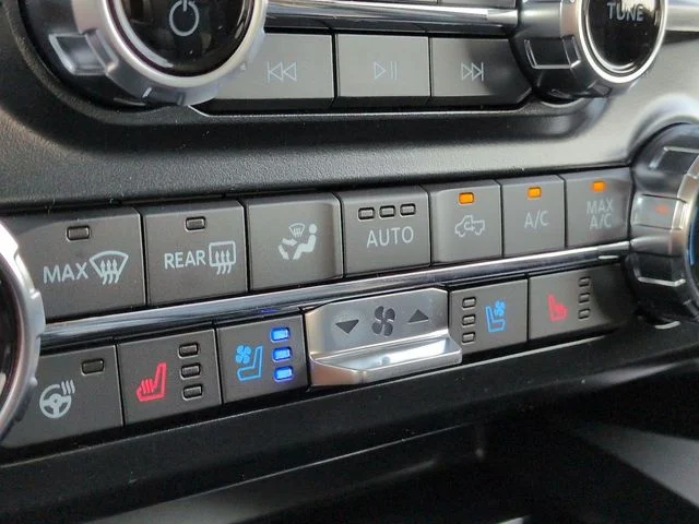 New 2026 Gray Ford Lariat image 23