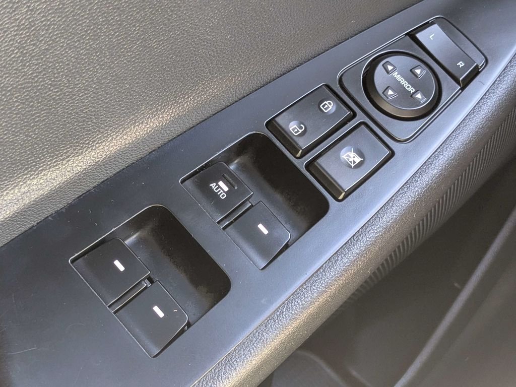 Used 2020 Blue Hyundai Value image 30