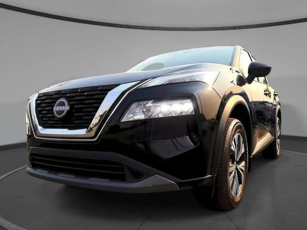 Used 2023 Super Black Nissan SV image 4