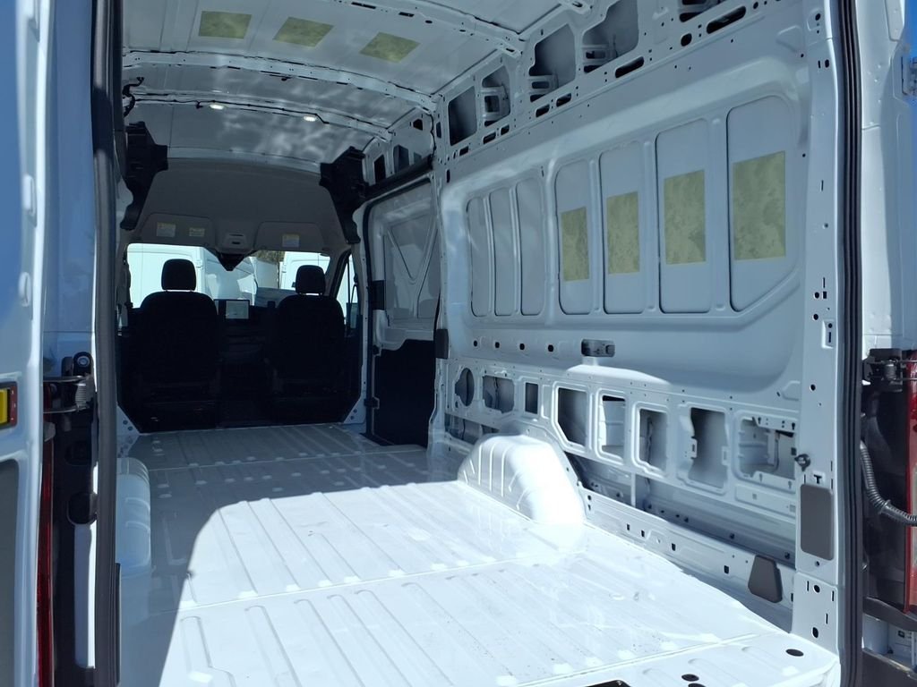 New 2026 Oxford White Ford Cargo Van image 6