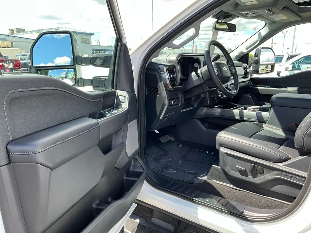 New 2026 Star White Metallic Tri-Coat Ford LARIAT image 16