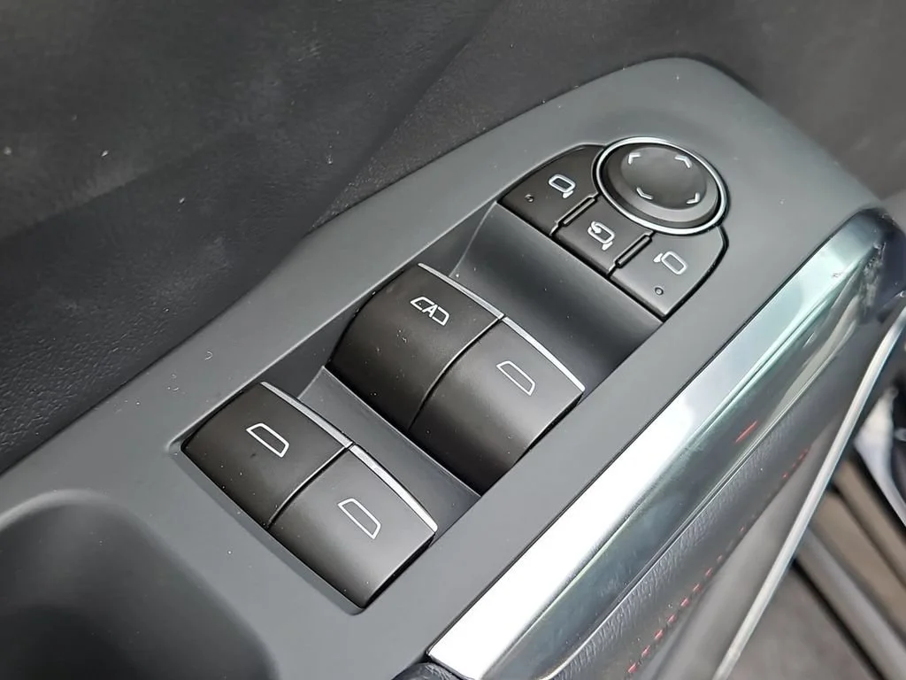 New 2026 Mosaic Black Metallic Chevrolet RS image 15