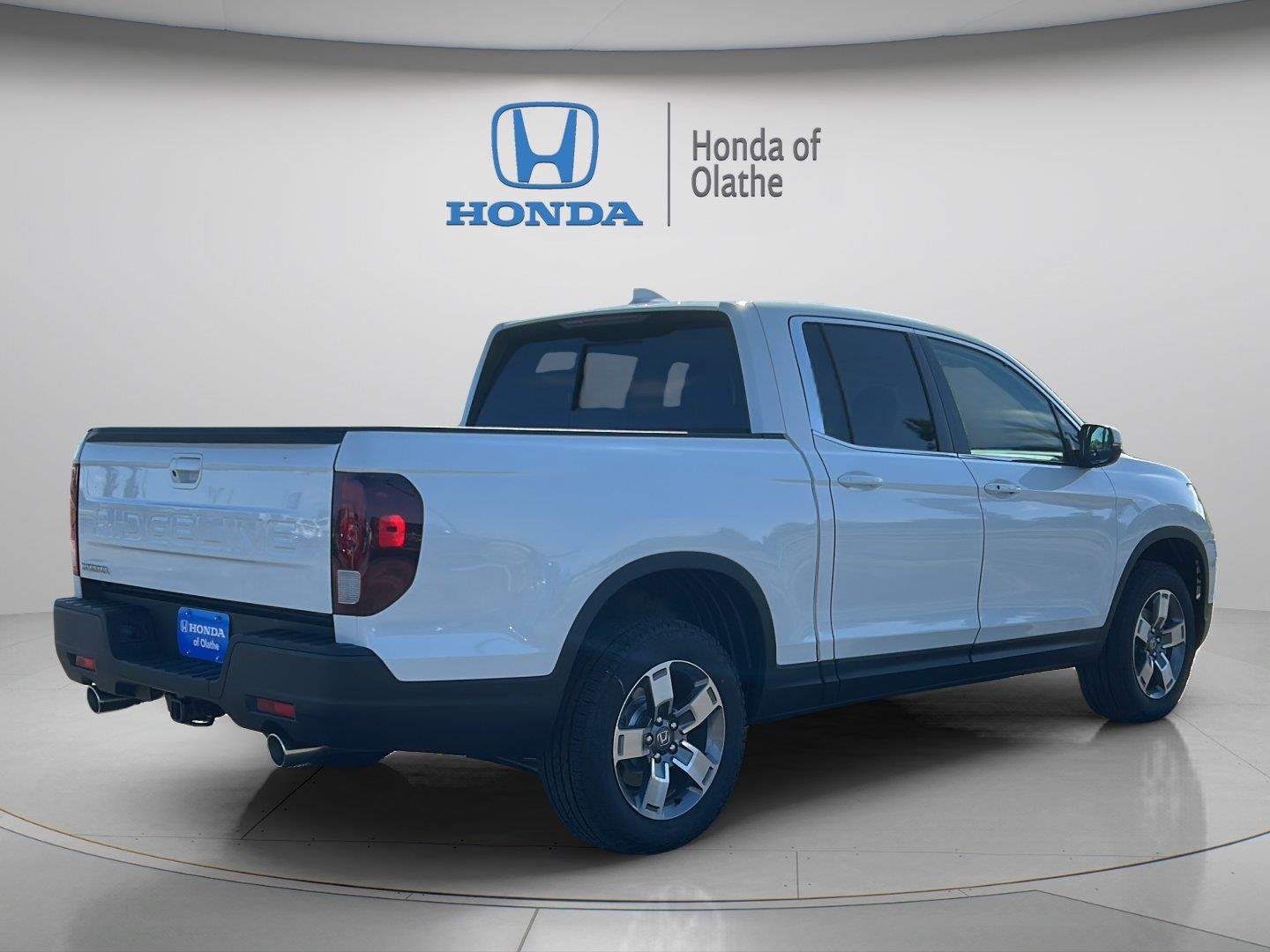 New 2026 Platinum White Pearl Honda RTL image 3