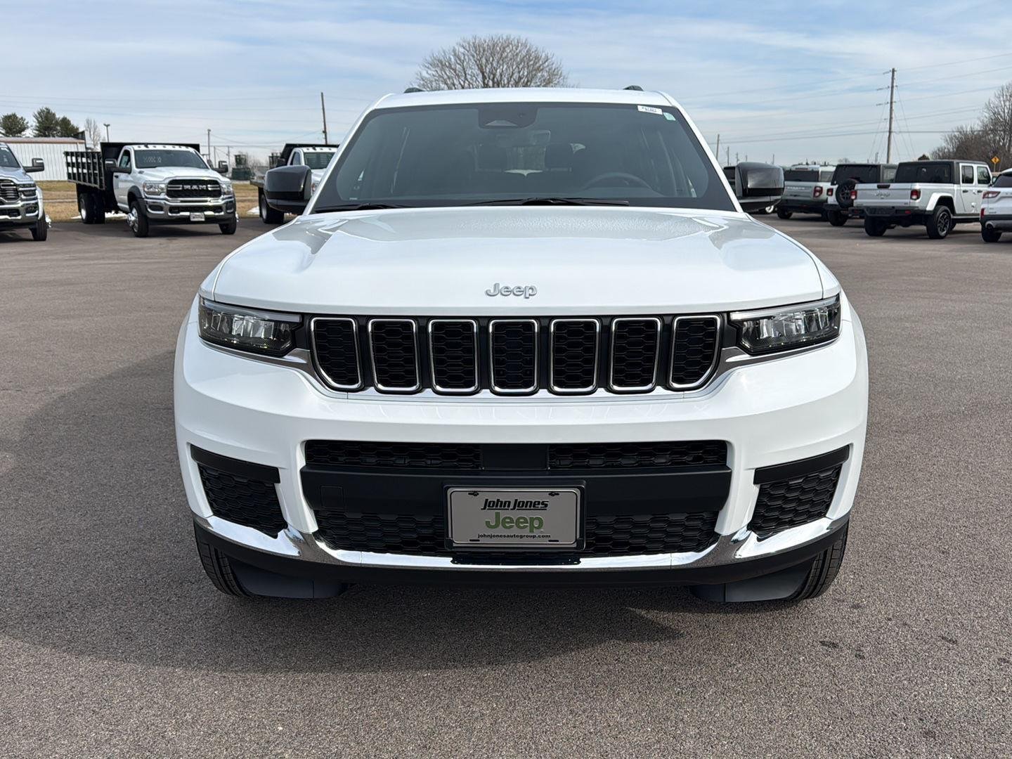 New 2026 Bright White Clear-Coat Exterior Paint Jeep Laredo X image 20