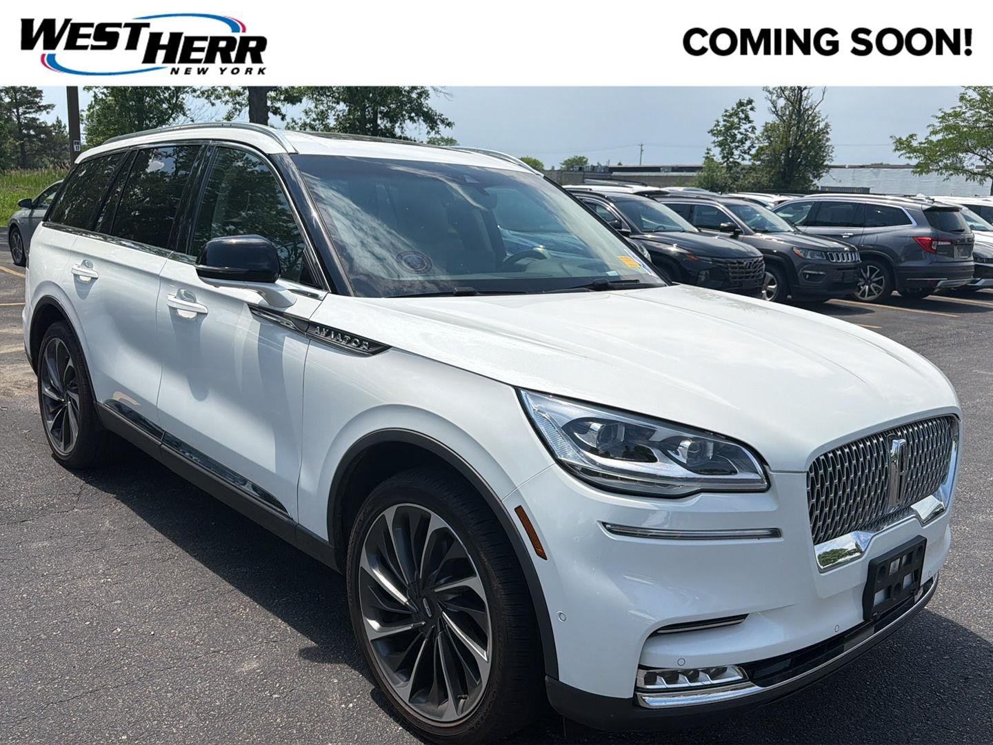 Used 2022 Pristine White Lincoln Reserve image 1