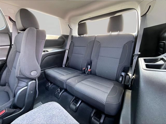 Used 2023 Volcanic Red GMC SLE image 17