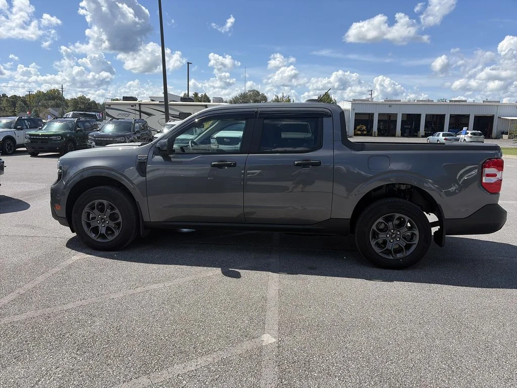 Used 2025 Gray Ford XLT image 4