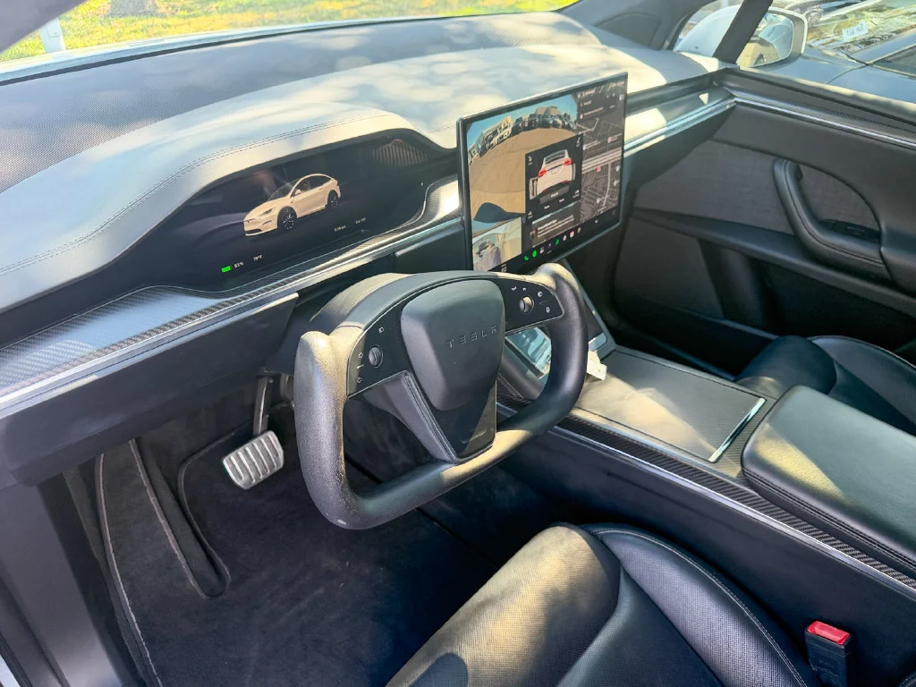 Used 2022 White Tesla Plaid image 9