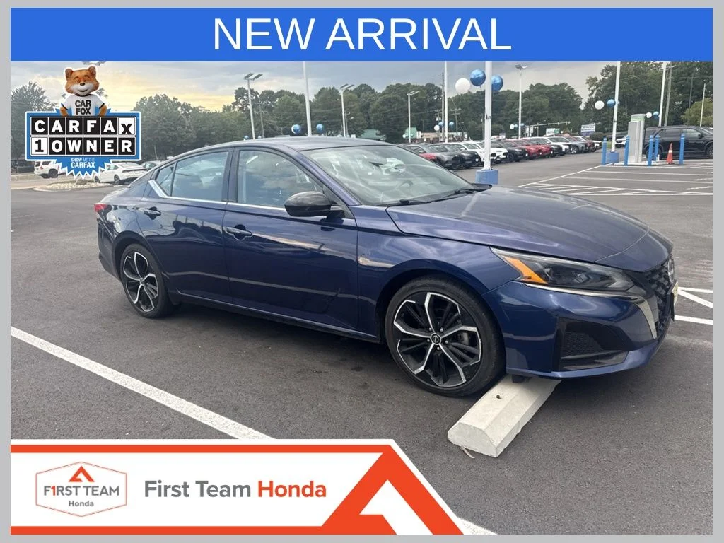 Used 2024 Blue Nissan 2.5 SR image 1