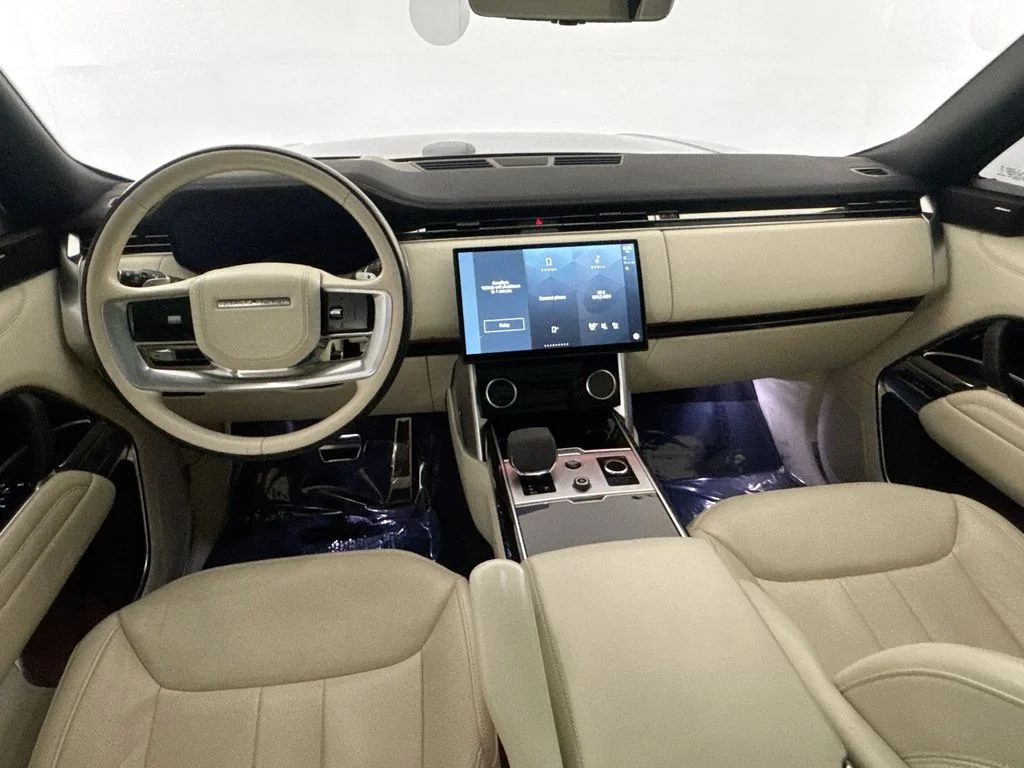 Certified Used 2023 Black Land Rover SE image 25