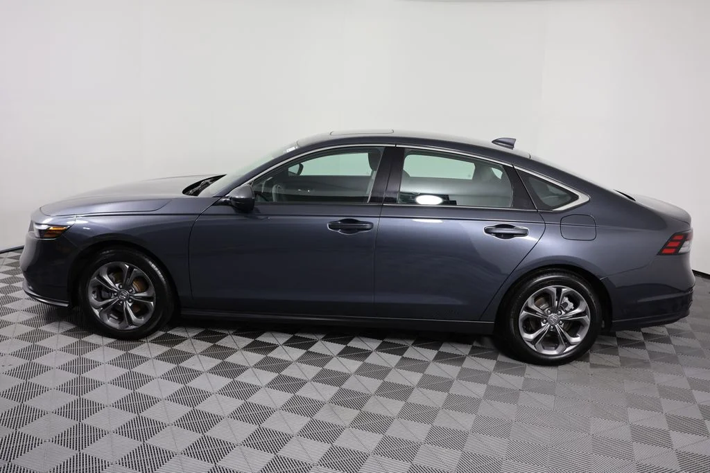 Used 2024  Honda EX image 5
