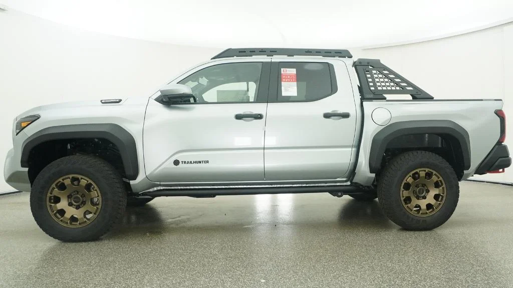 New 2026 Celestial Silver Metallic Toyota Trailhunter image 16