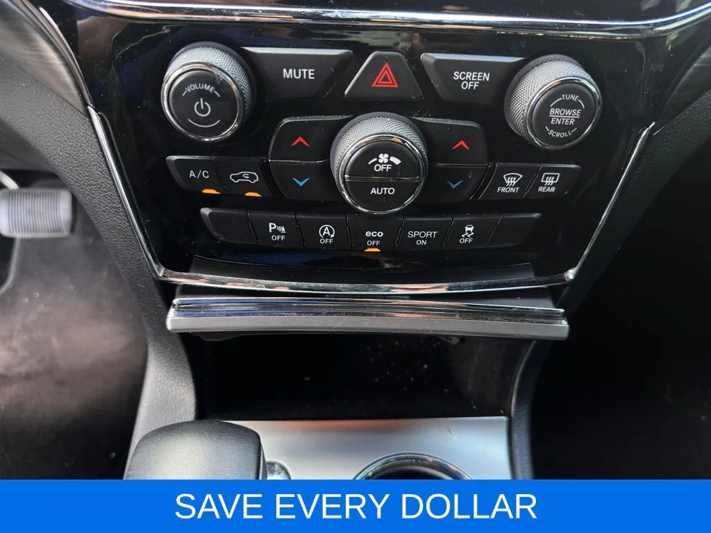 Used 2019 White Jeep Altitude image 13