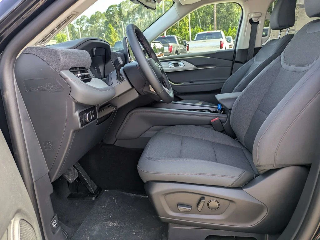 New 2026 Agate Black Metallic Ford Active image 21