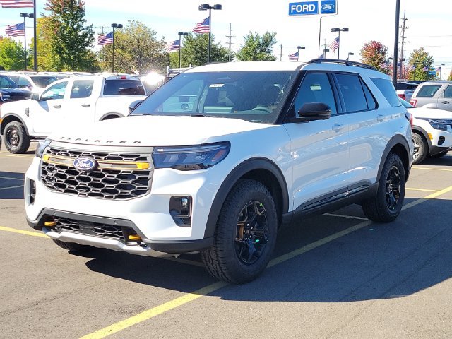 New 2027 Star White Metallic Tri-Coat Ford Tremor® image 37