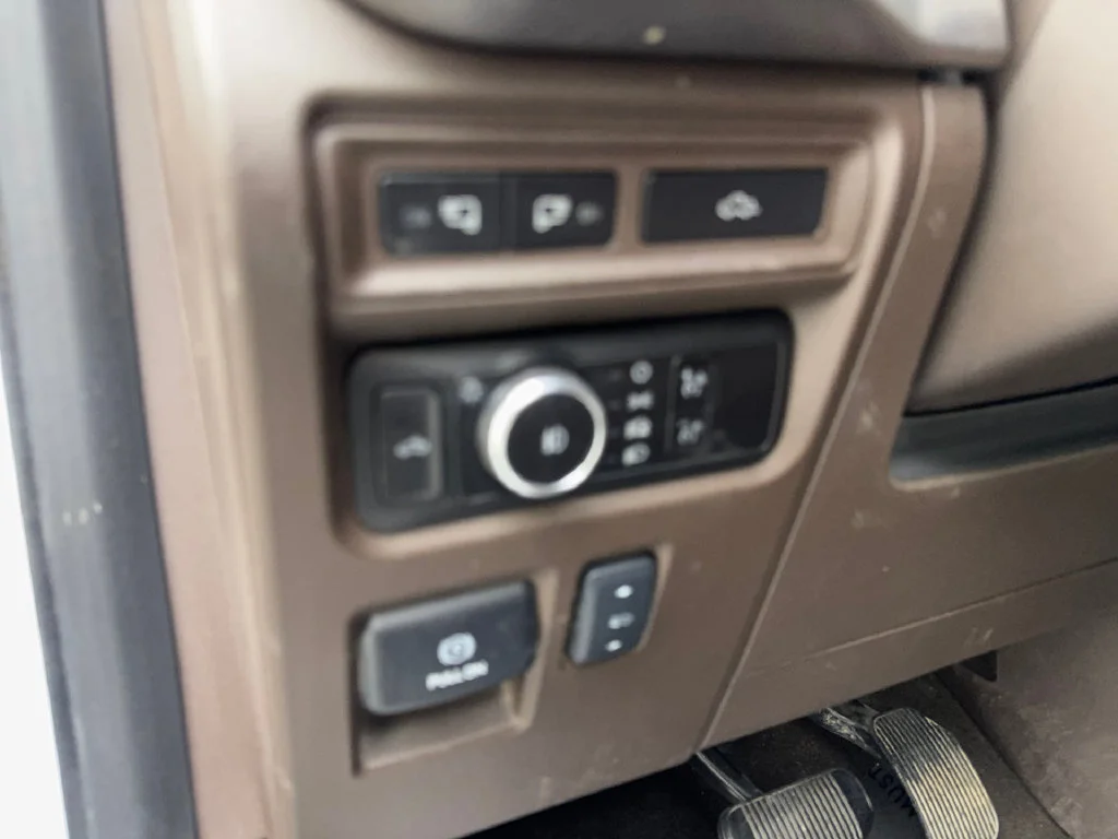 Used 2023  Ford King Ranch image 58