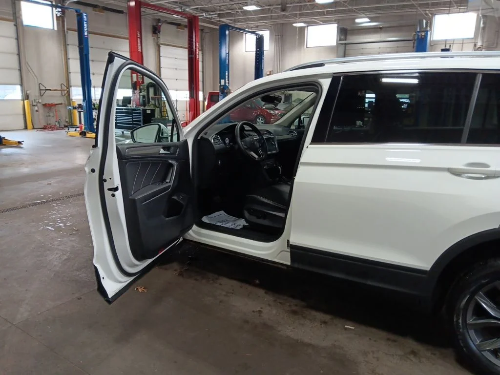 Used 2022 Pure White Volkswagen 2.0T SE image 13