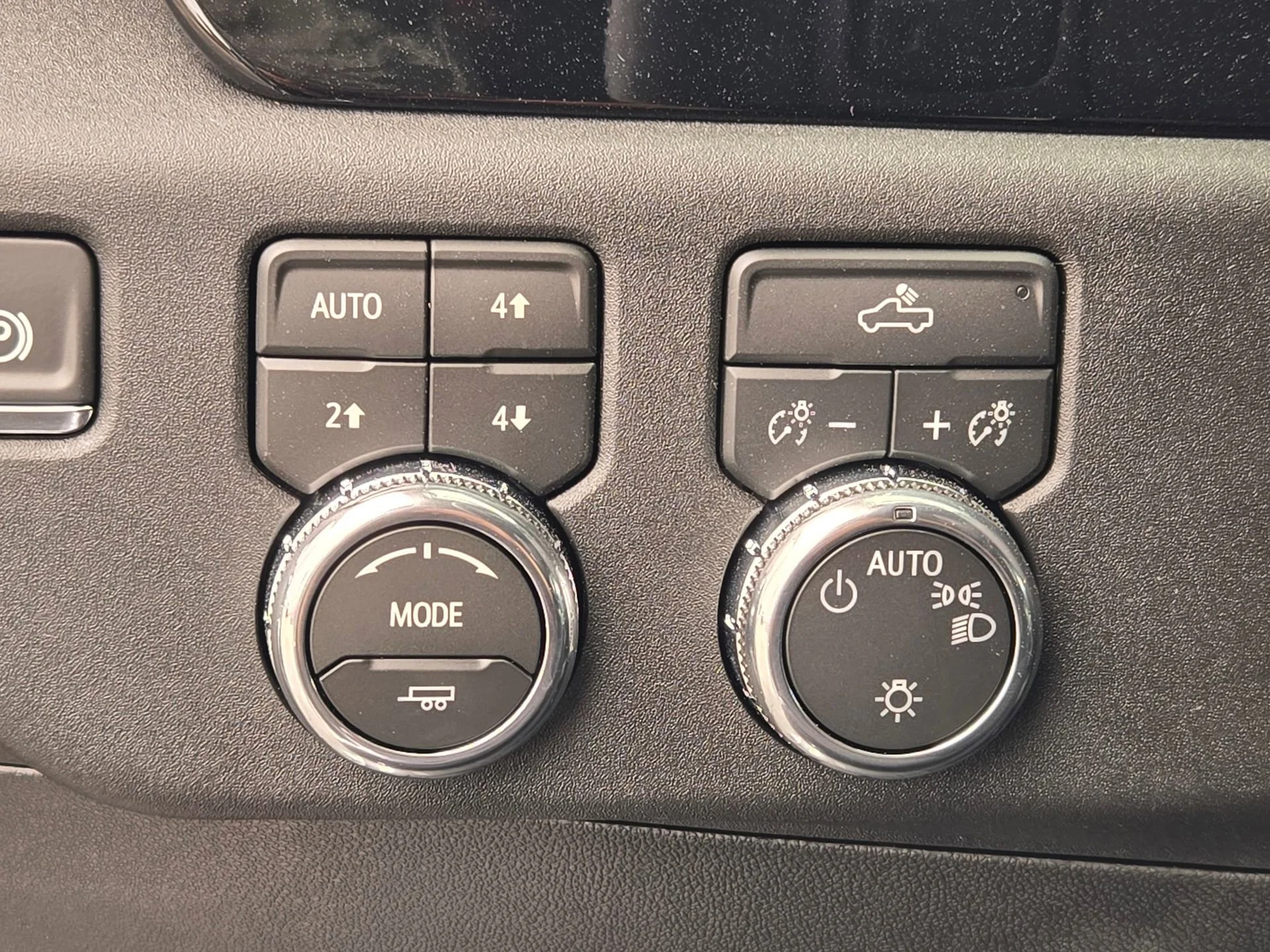 New 2026 Sterling Metallic GMC SLE image 44