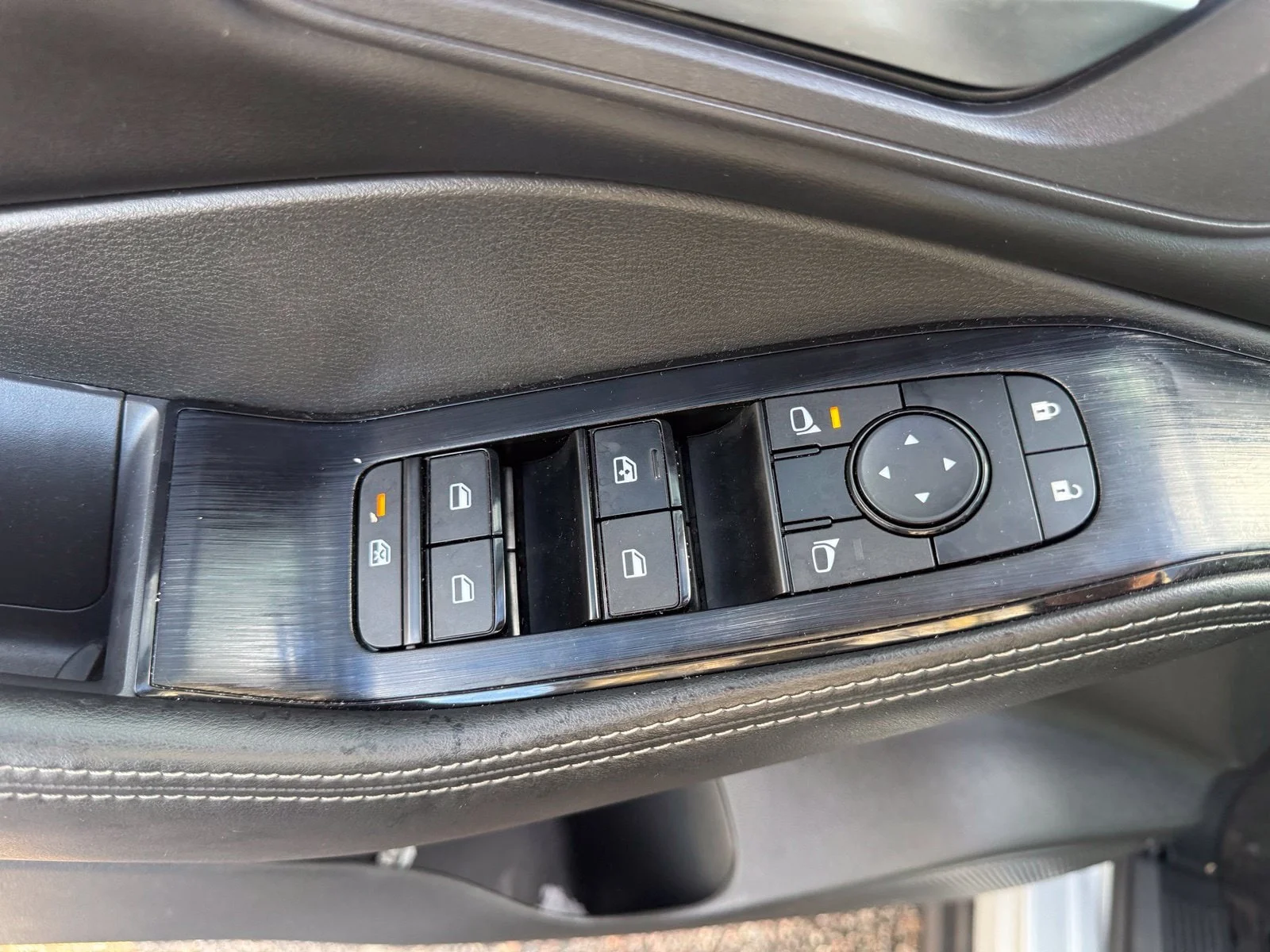 Used 2023 Brilliant Silver Nissan SV image 12