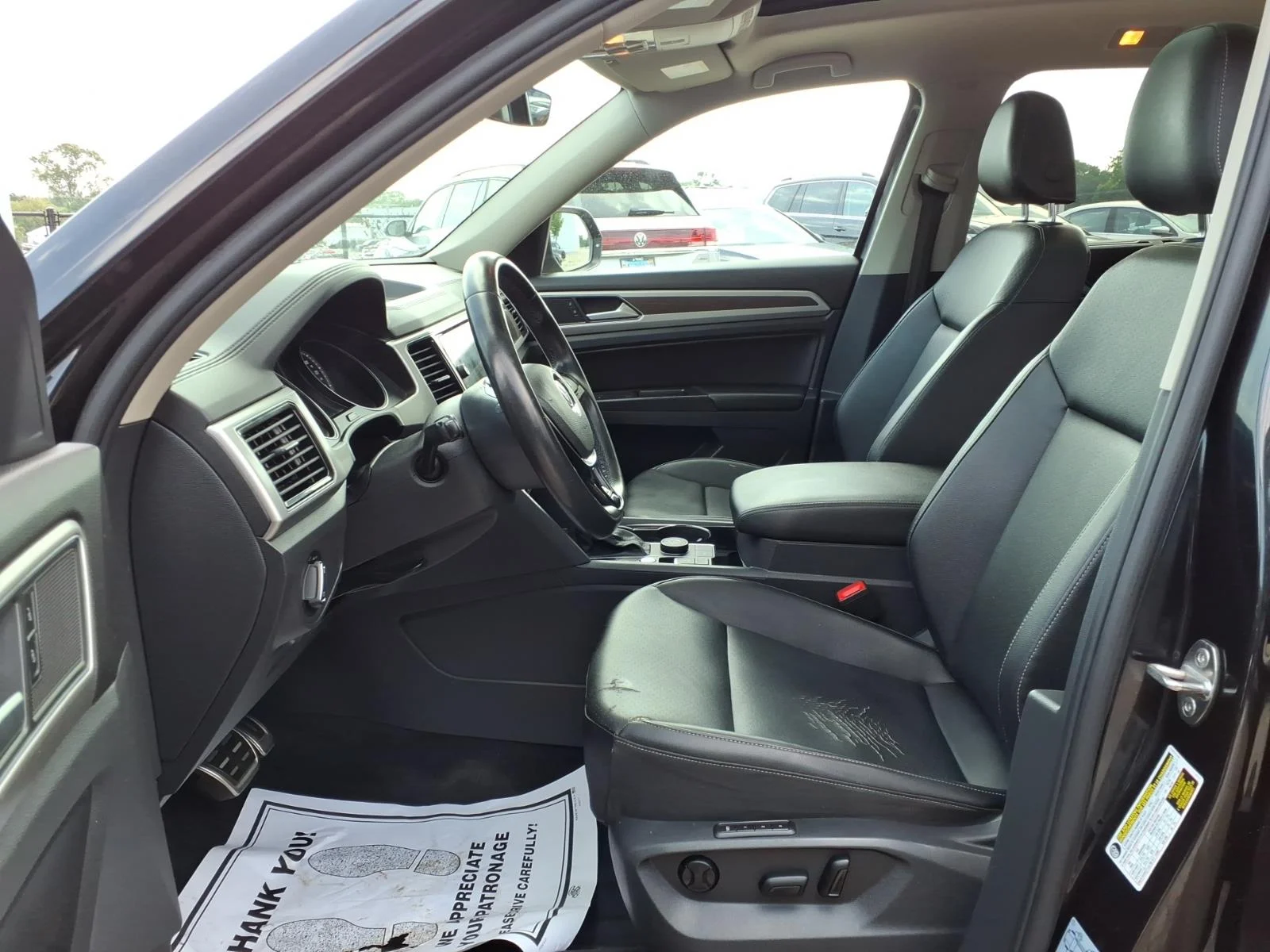 Used 2018 Black Volkswagen V6 SEL 4Motion image 23