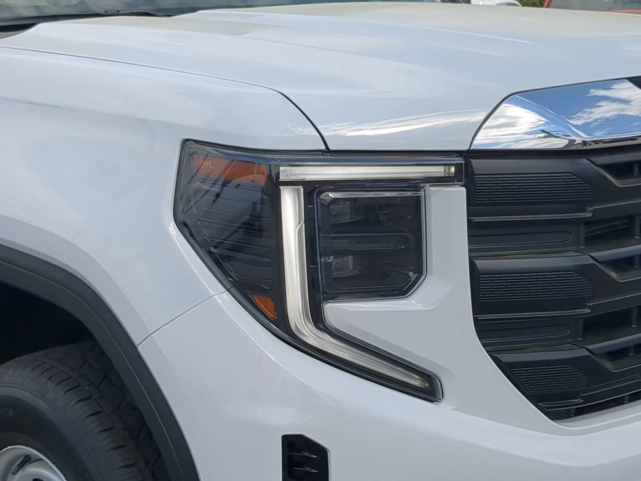2026 GMC Sierra 1500 Pro - Photo 9