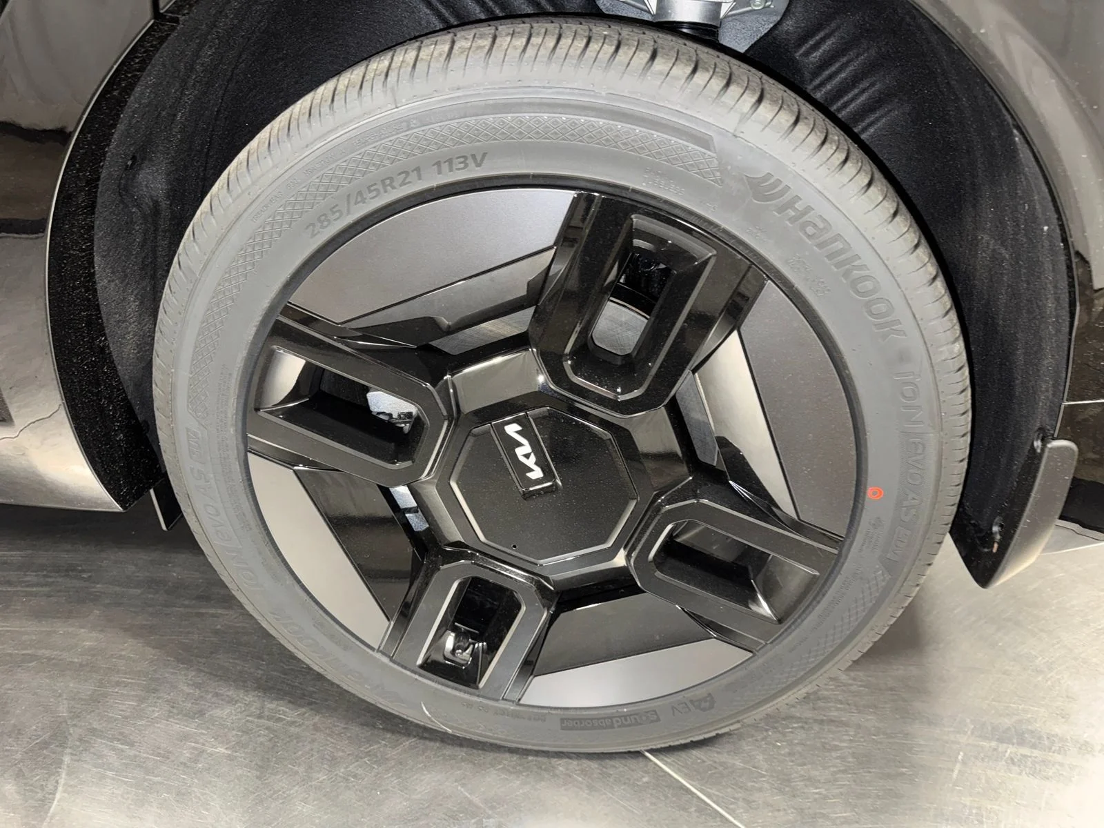 New 2026 Wolf Gray/Ebony Black Roof Kia GT-Line image 12