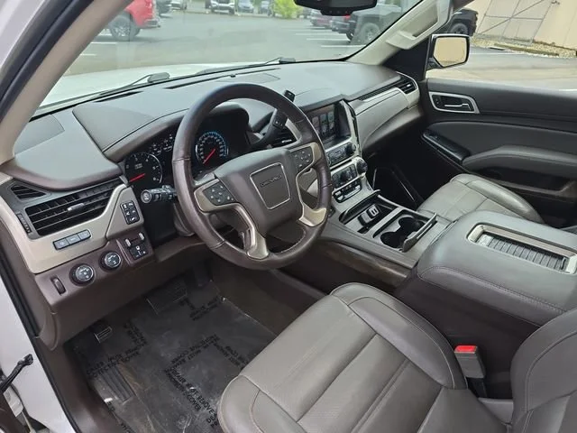 Used 2018 WHITE FROST TRICOAT GMC Denali image 19