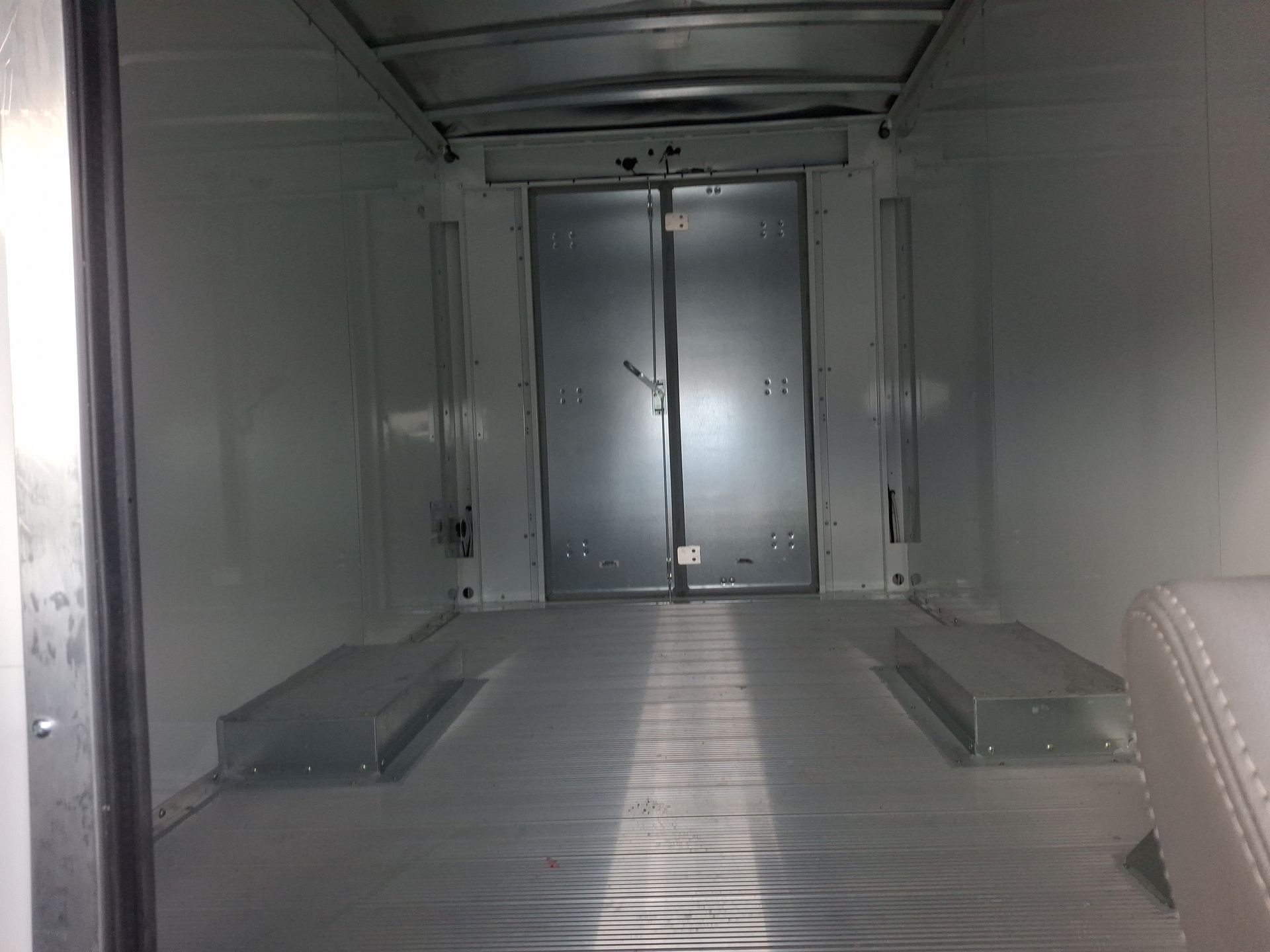 New 2025 Summit White GMC 1WT image 37