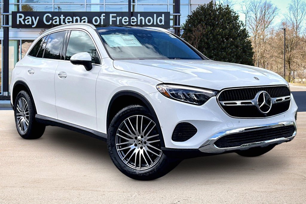 New 2027 Polar White Mercedes-Benz GLC 300 image 2