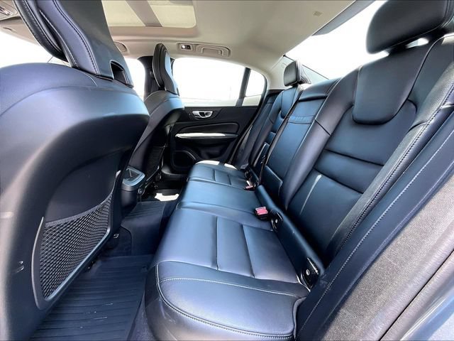Used 2021 Gray Metallic Volvo T5 Momentum image 15