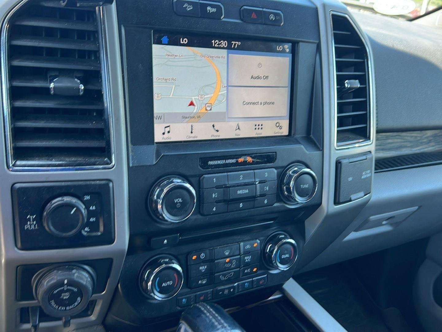 Used 2018 Magnetic Ford LARIAT image 12