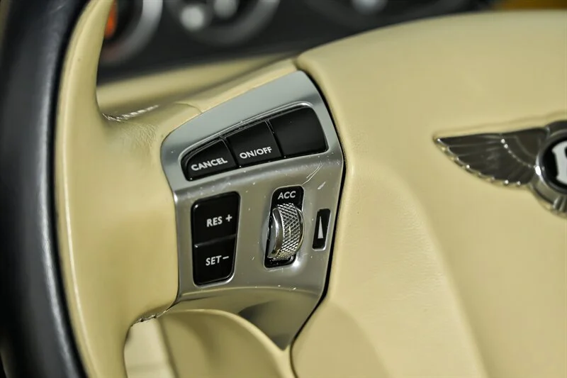 Used 2012 Blue Crystal Metallic Bentley GT image 21