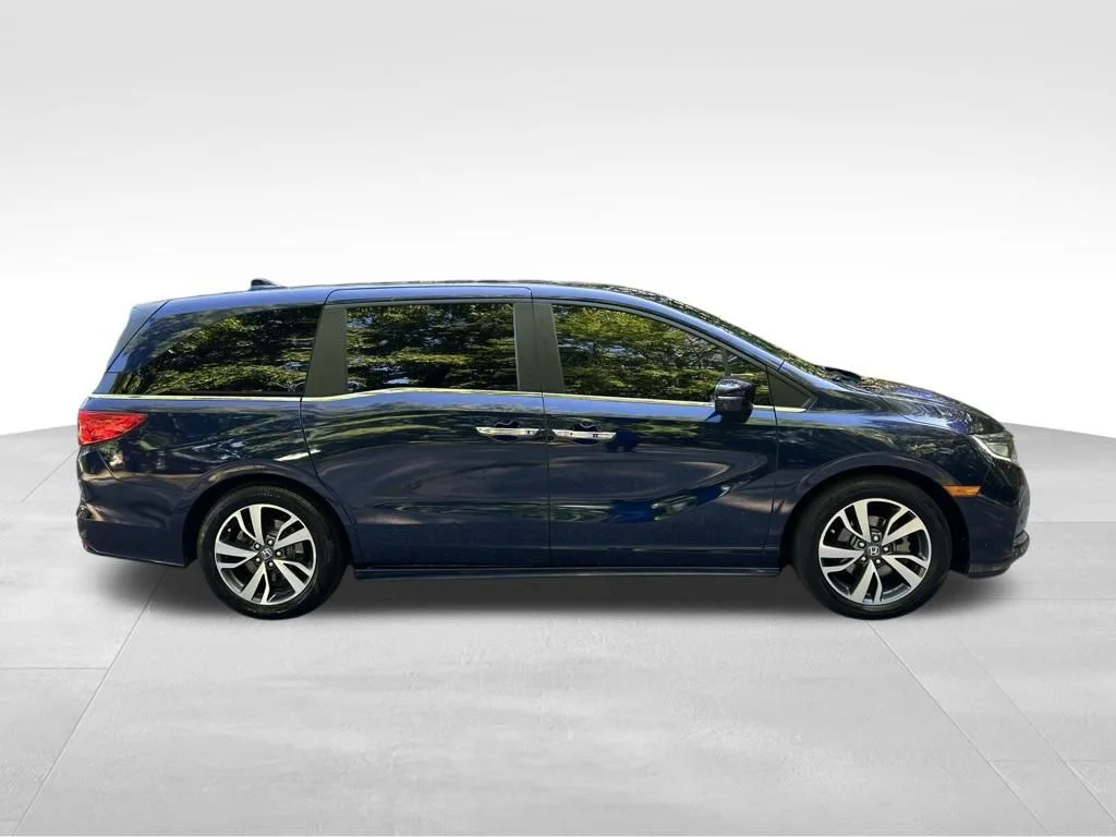 Used 2022 Blue Honda Touring image 6