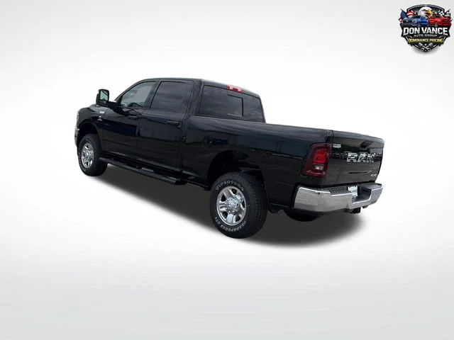 New 2026 Diamond Black Crystal Pearl-Coat Exterior Paint RAM Tradesman image 3